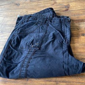 Style & Co Black Cargo Capris. Size 22W